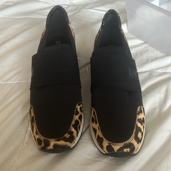 Brand neww wedge leopard shoes - Picture 3 of 5